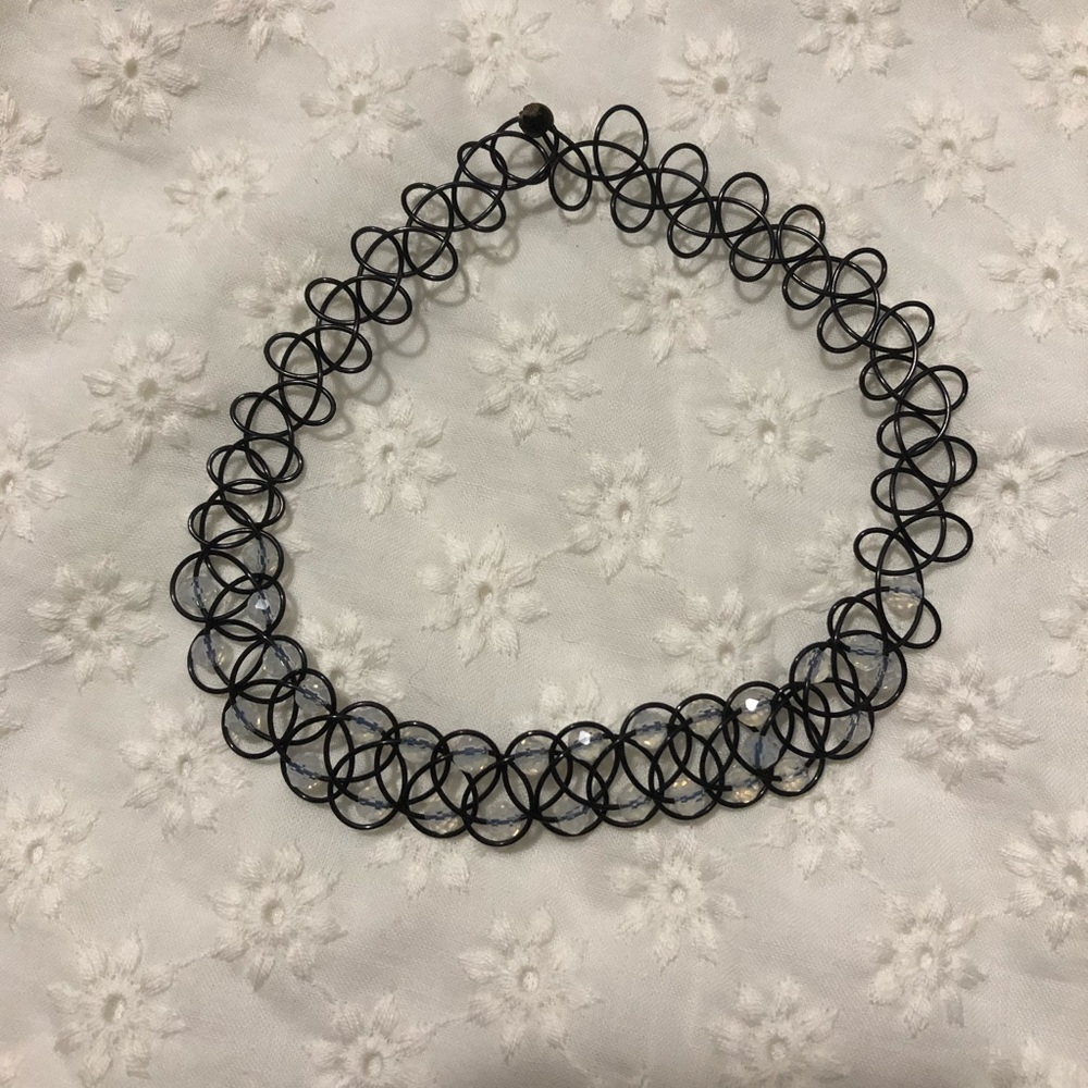 Stretch choker with beads black